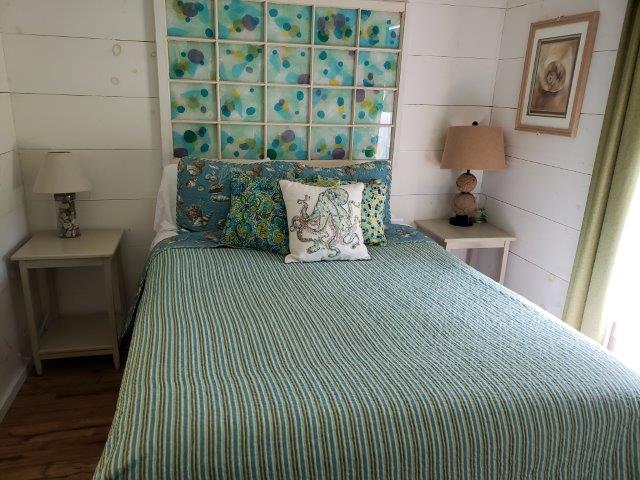 Seaglass Cabin bedroom